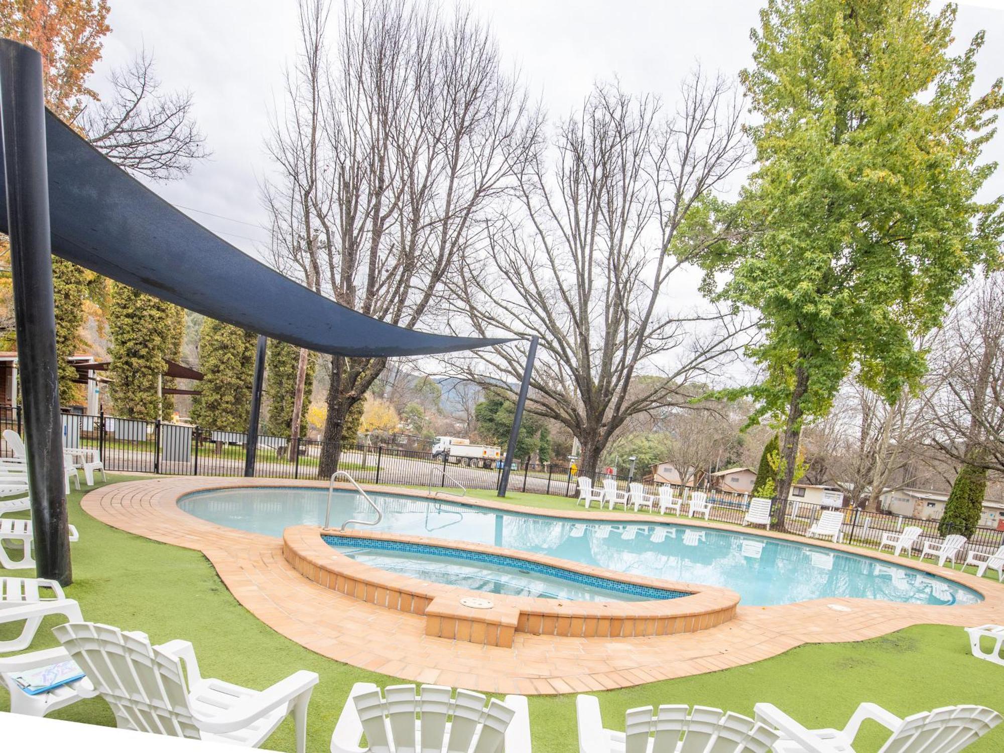 Nrma Bright Holiday Park Экстерьер фото